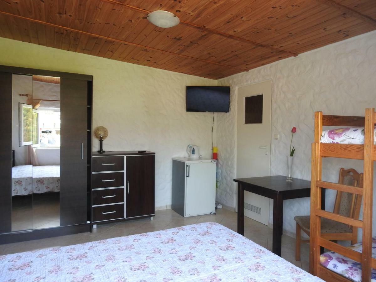 Malwa Apartment Jezierzany Luaran gambar