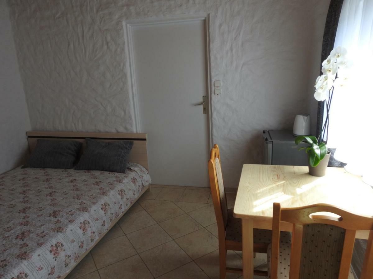Malwa Apartment Jezierzany Luaran gambar